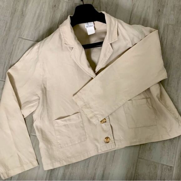 Cotton Linen Beige Cropped Top / Blazer 
by Willie Smith - Picture 1 of 8